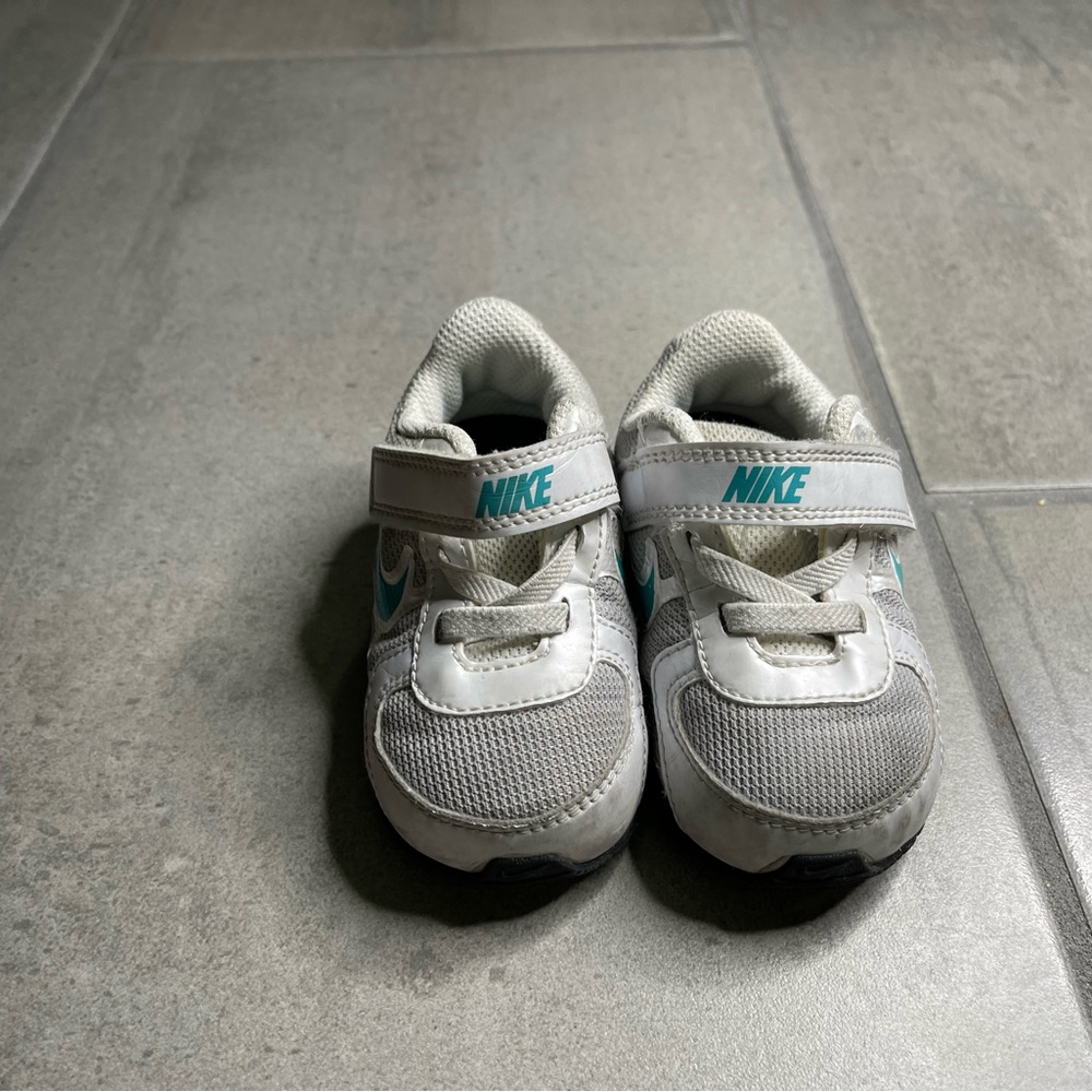 Nike shox toddler size 5c